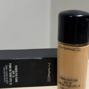MAC Studio Fix Fluid SPF 15 Pakistan