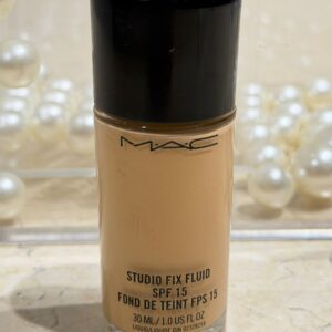 MAC Studio Fix Fluid SPF 15 in pakistan